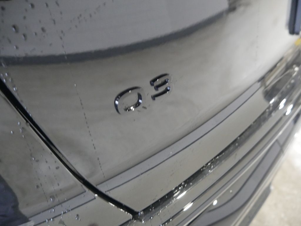 Thumbnail: 2026 Audi Q3 - 9
