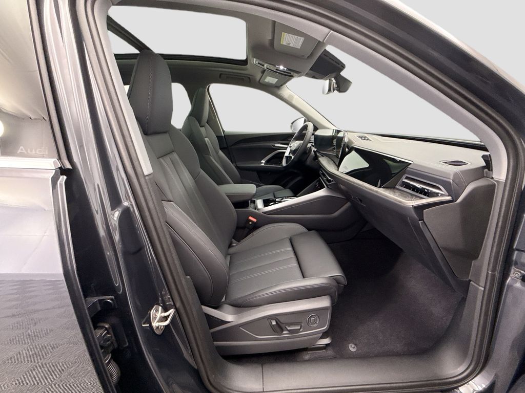 Thumbnail: 2025 Audi Q5 - 20