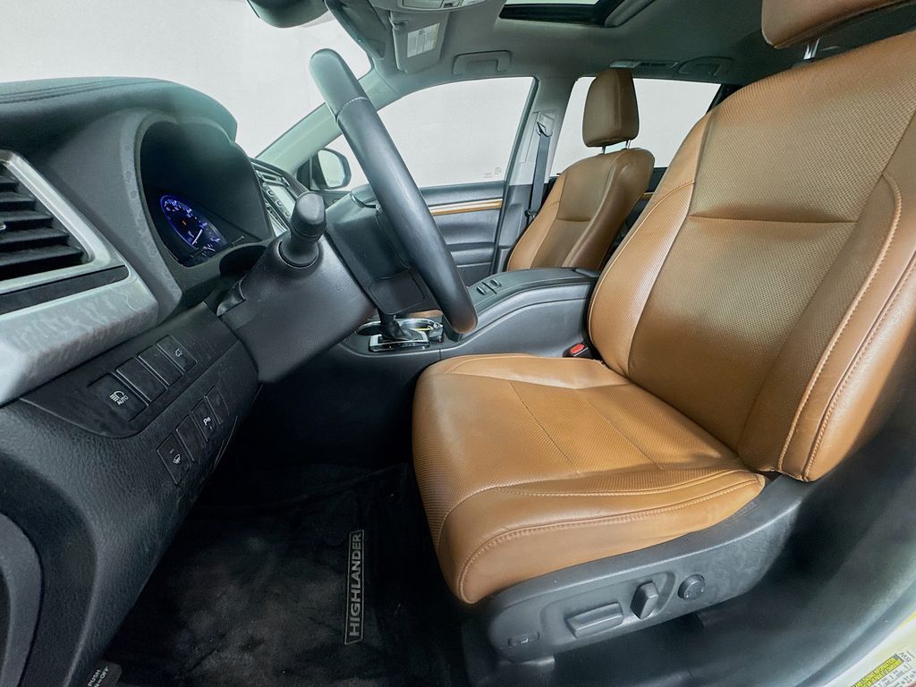 Used Car 2018 Toyota Highlander Hybrid  Limited For Sale Under $25,000 In Austin, Texas