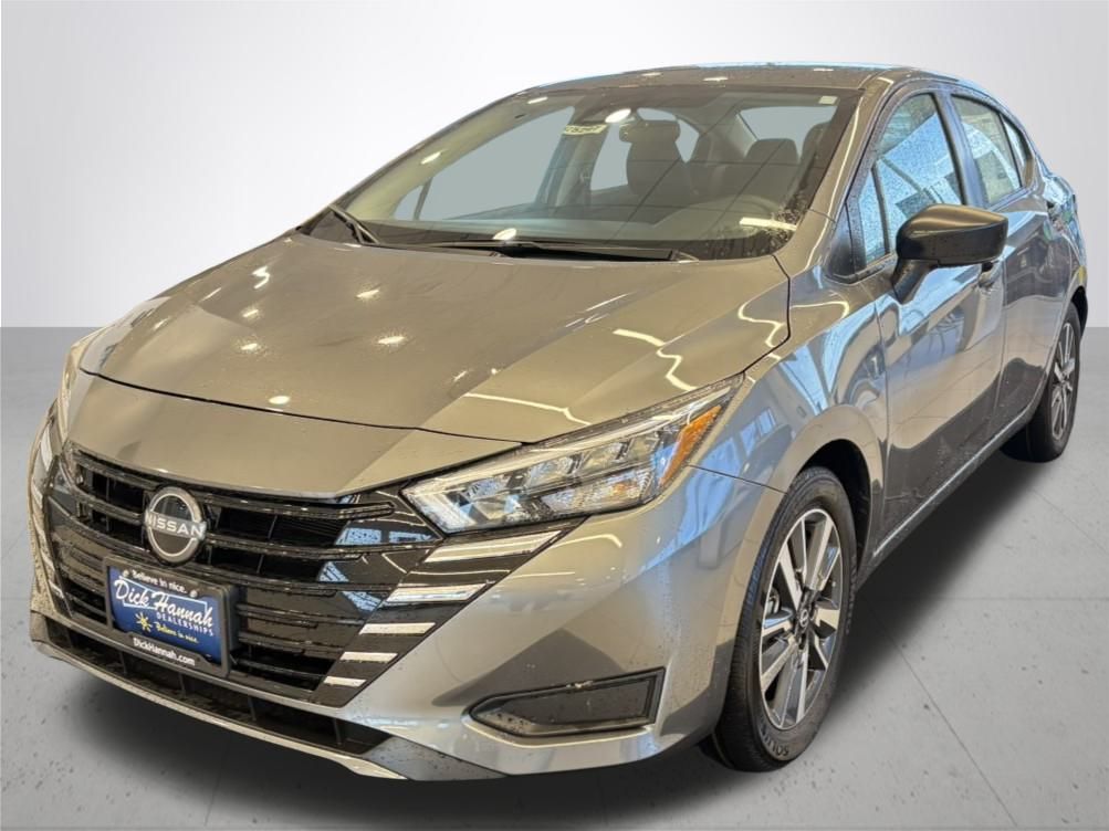 2025 Nissan Versa 1.6 S photo 2