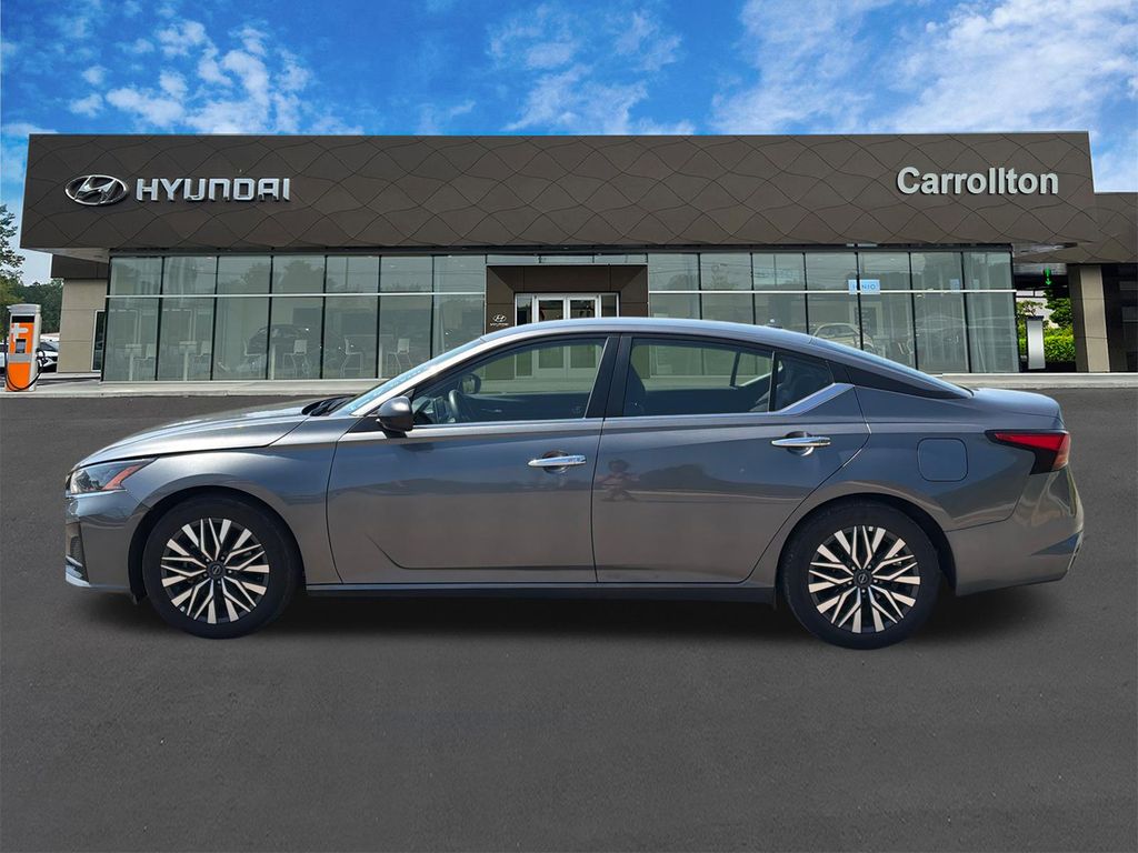 Used 2025 Gray Nissan 2.5 SV image 8