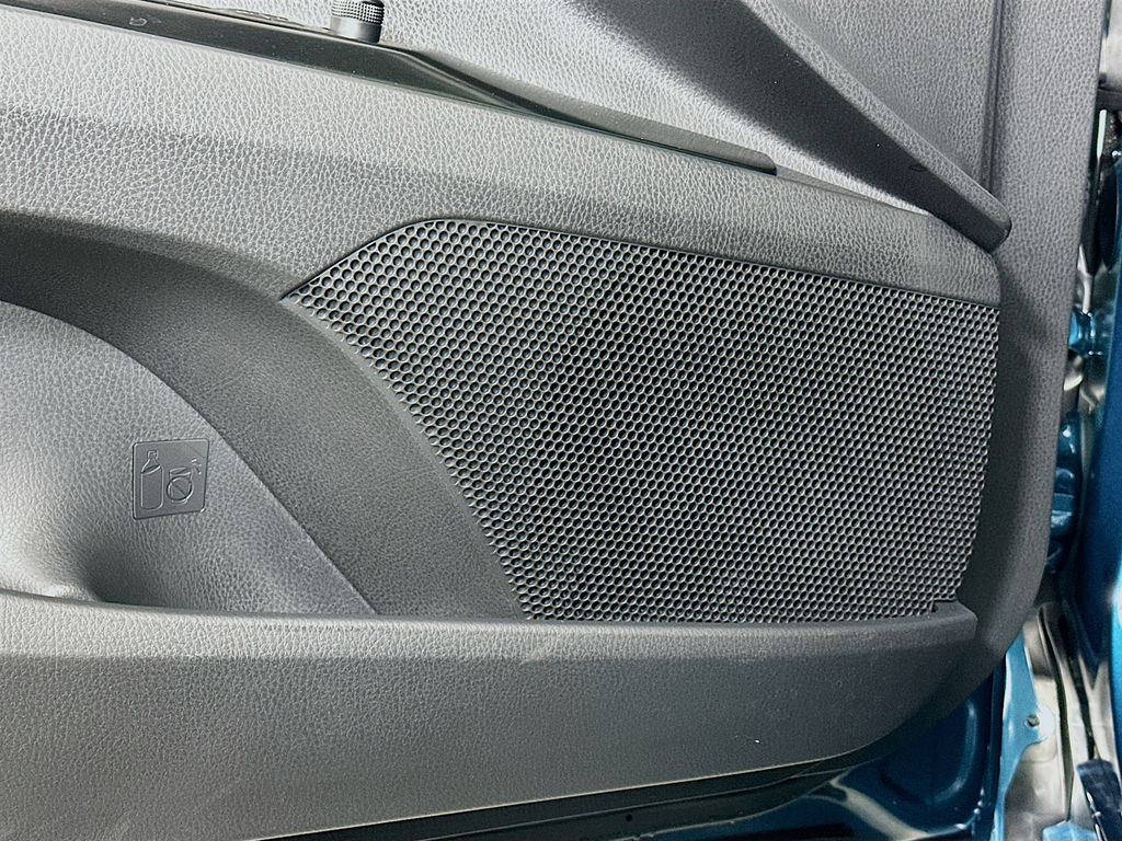 Thumbnail: 2025 Toyota Camry - 18