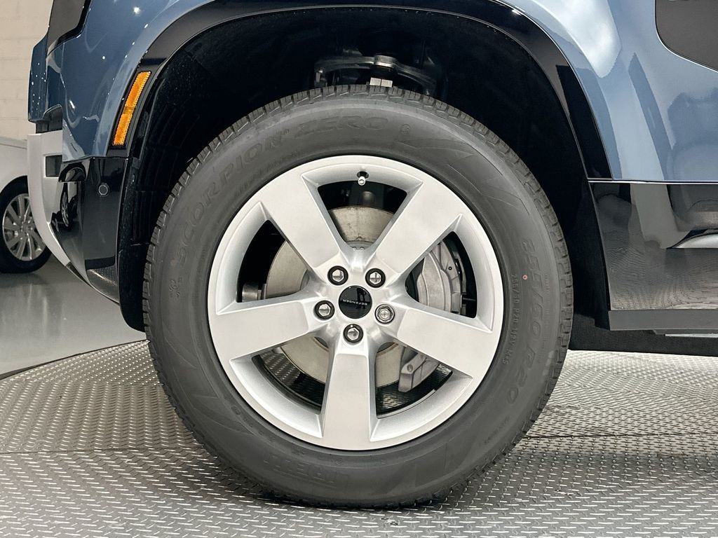 Thumbnail: 2026 Land Rover Defender - 5