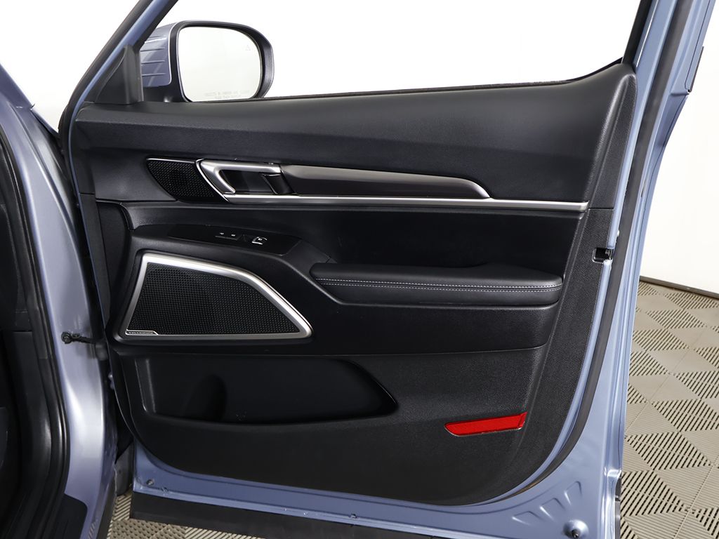 Used 2023 Silver Kia S image 24