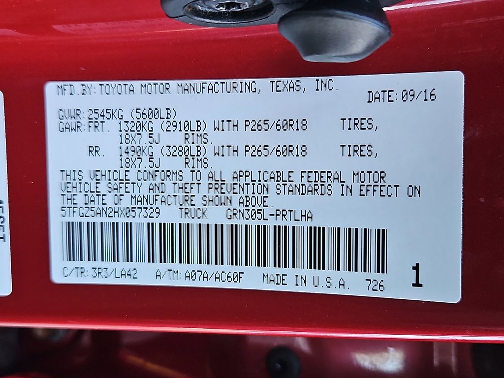 Thumbnail: 2017 Toyota Tacoma - 30