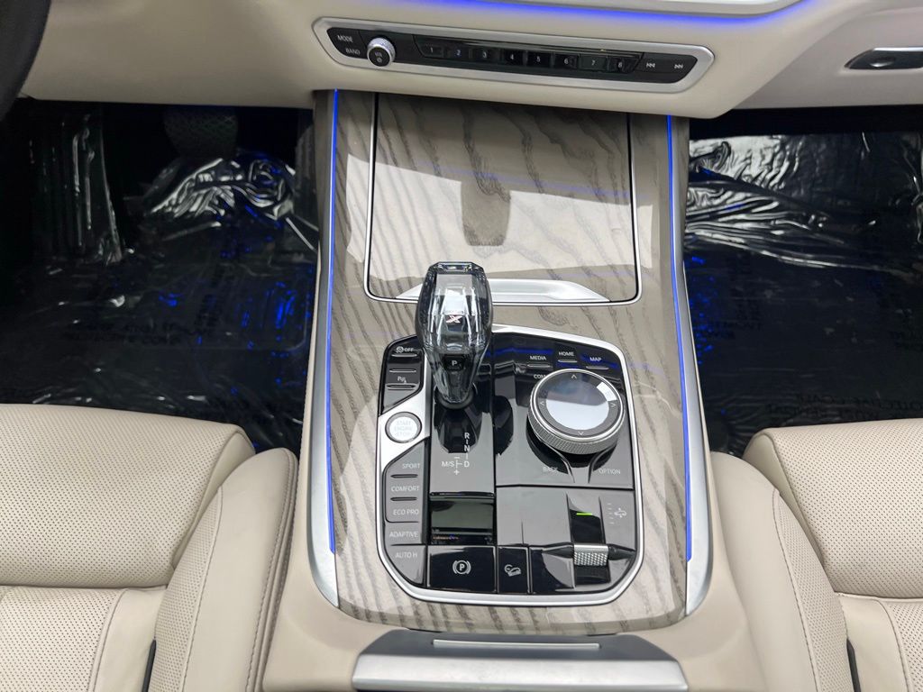 Thumbnail: 2022 BMW X7 - 12