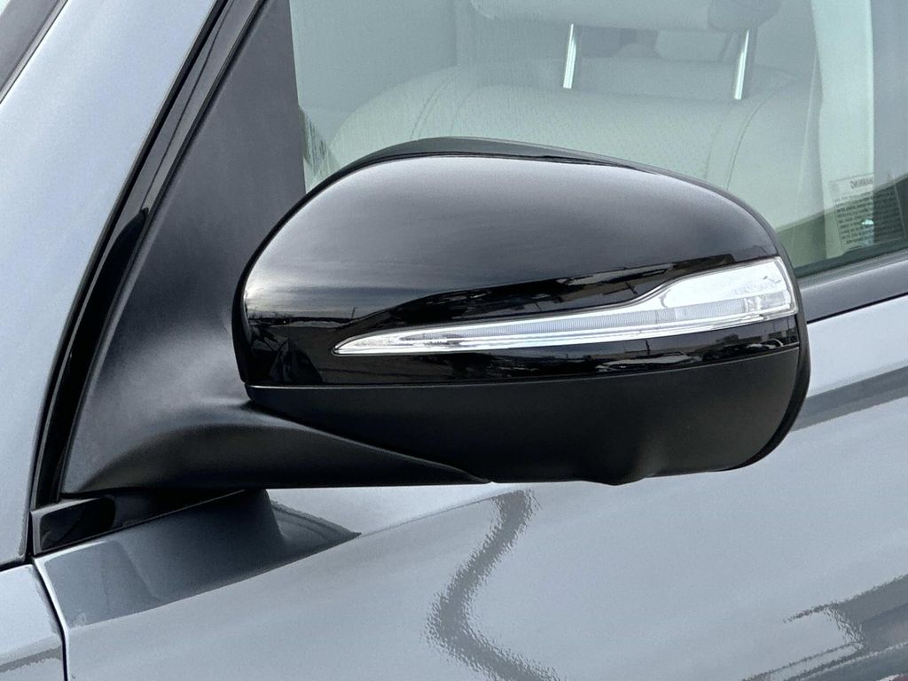 Thumbnail: 2022 Mercedes-Benz GLS - 2