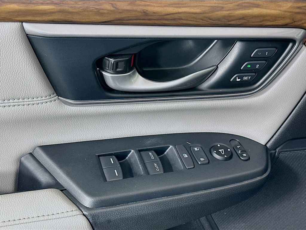 Thumbnail: 2019 Honda CR-V - 17