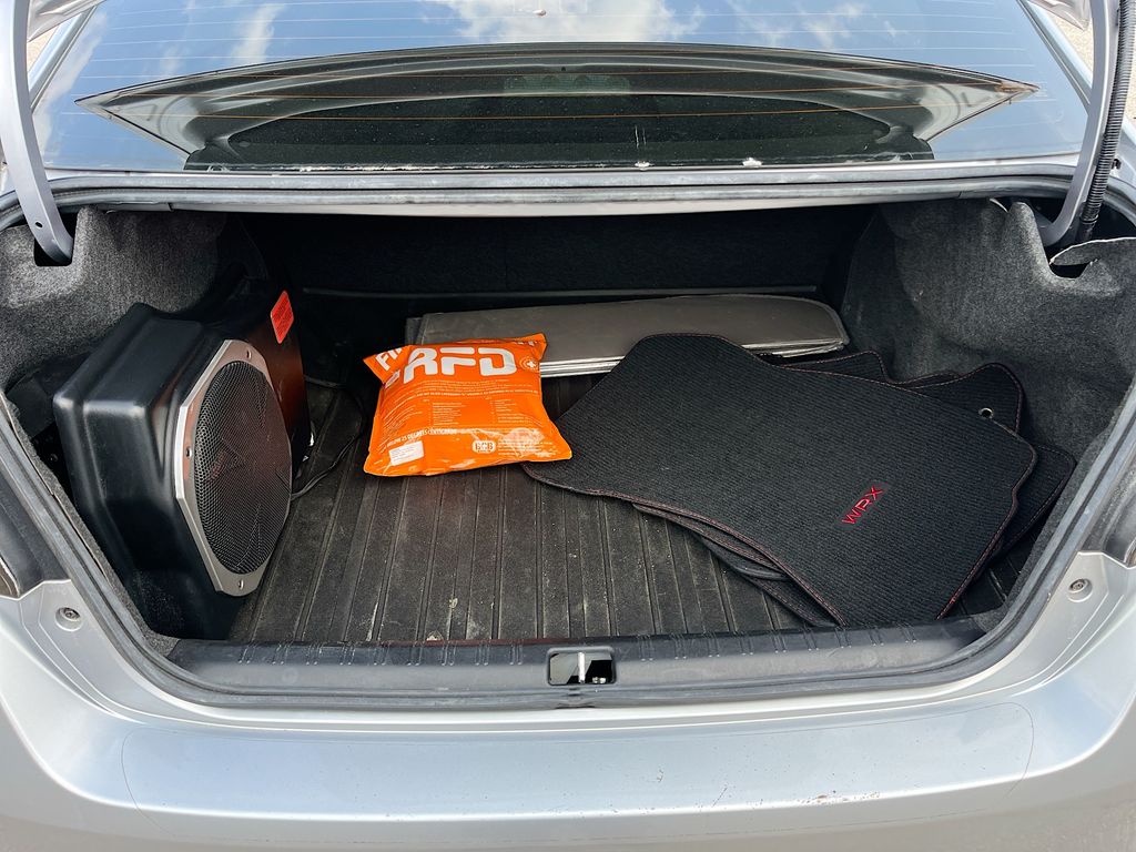 Used 2019 Silver Subaru Limited image 25