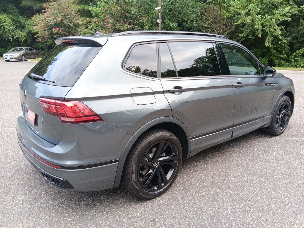 2024 Volkswagen Tiguan 2.0T SE R-Line Black 5