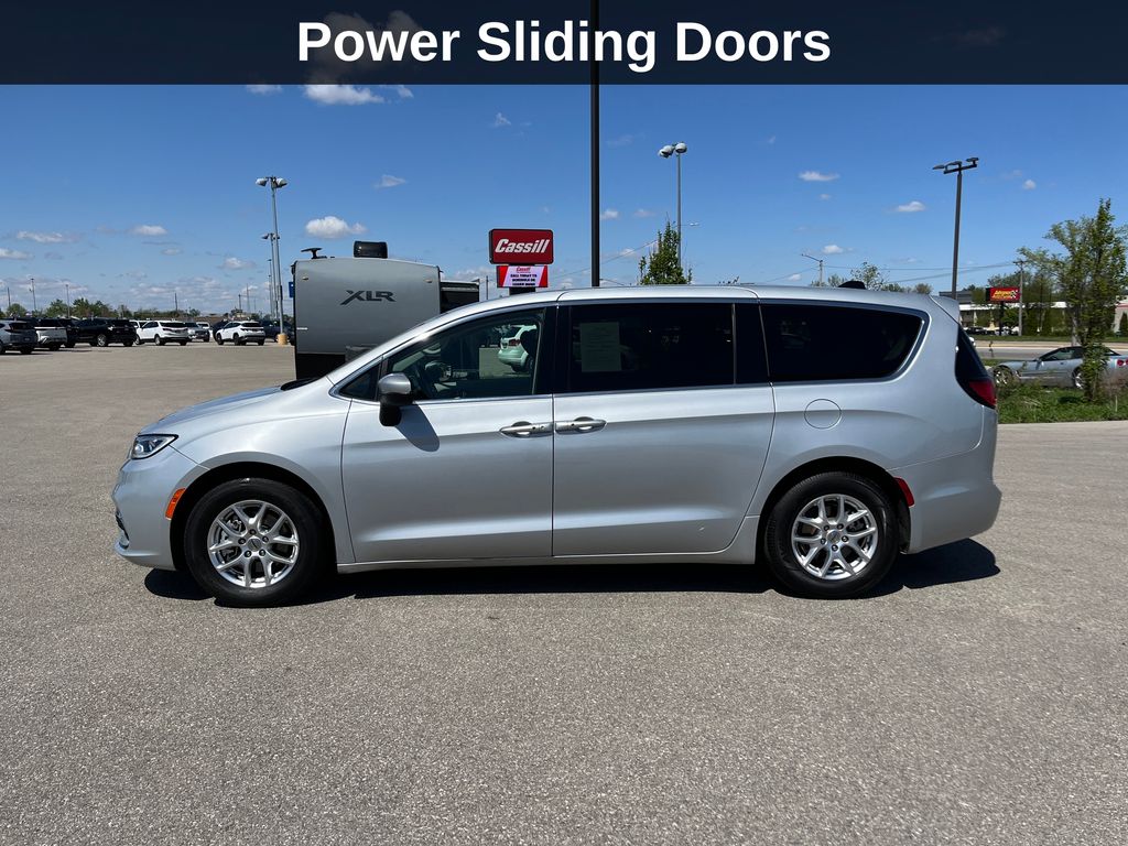 View vehicle photo 2