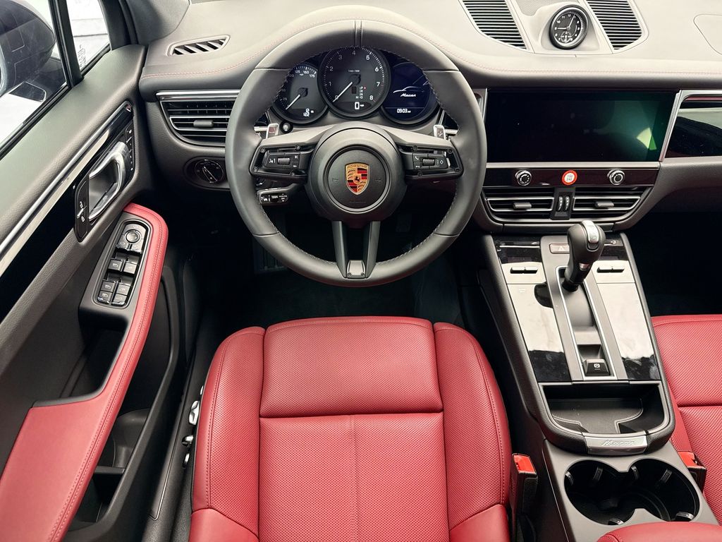 Thumbnail: 2026 Porsche Macan - 12