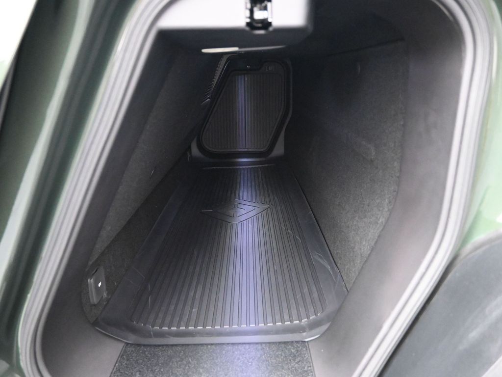 2025 Rivian R1T Ascend
