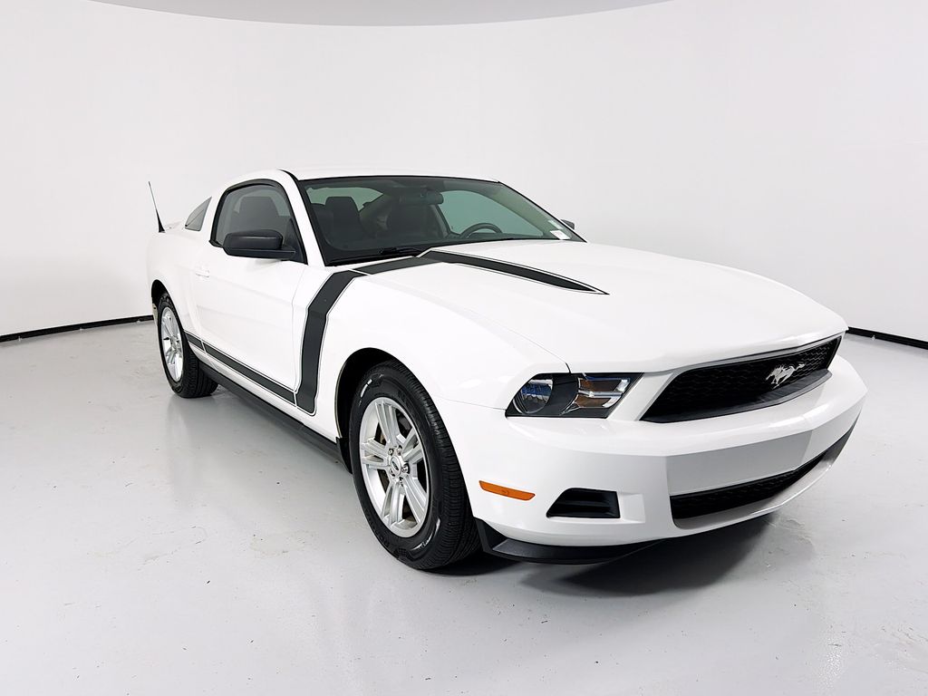 Performance White 2011 Ford Mustang V6 Coupe RWD Coupe Rear-Wheel Drive 6-Speed Automatic