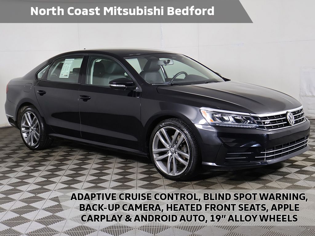 Deep Black Pearl Metallic 2018 Volkswagen Passat 2.0T R-Line FWD Sedan Front-Wheel Drive 6-Speed Automatic