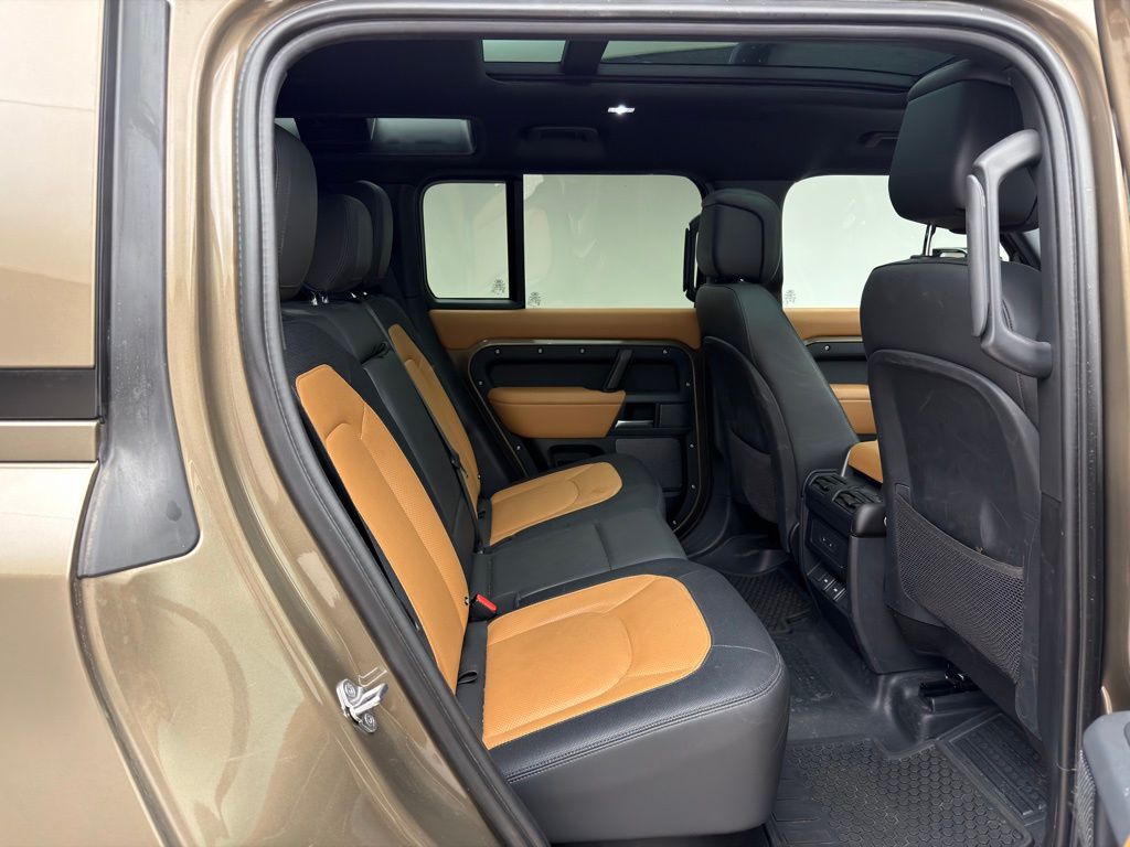 Thumbnail: 2024 Land Rover Defender - 7