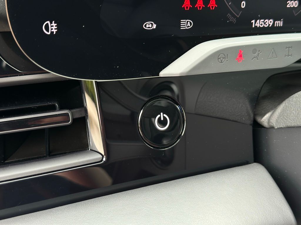 Thumbnail: 2023 Porsche Taycan - 19