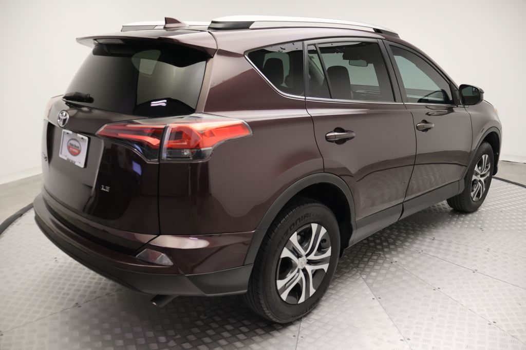 Thumbnail: 2018 Toyota RAV4 - 8