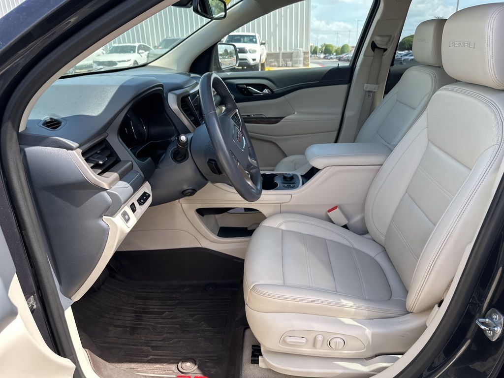 2022 GMC Acadia Denali 13