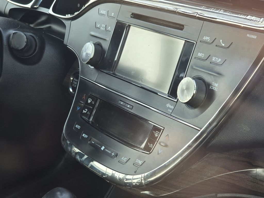 Used 2013 Black Toyota XLE Touring image 15