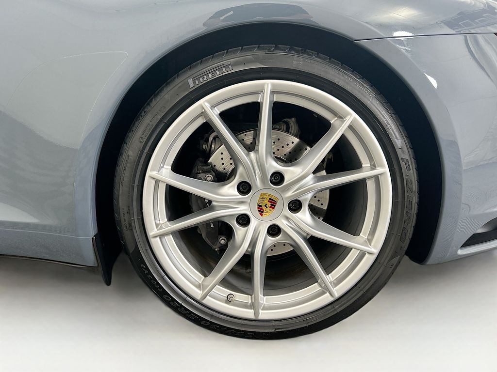 Thumbnail: 2017 Porsche 911 - 29