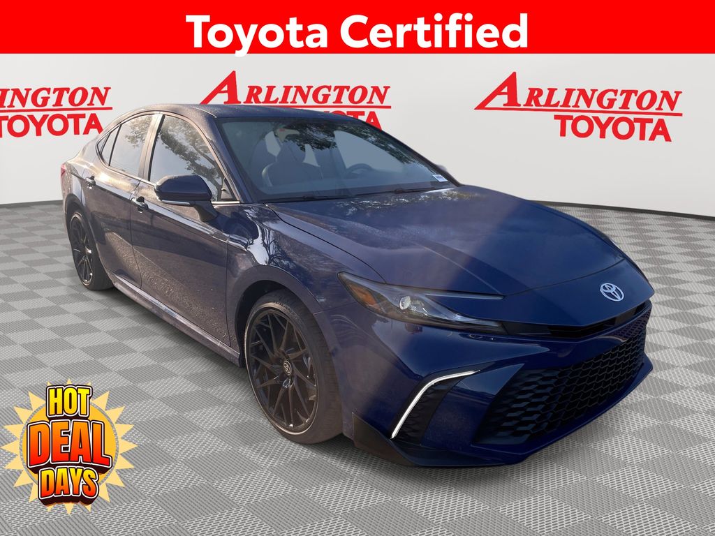 2026 Toyota Camry SE Hybrid's photo