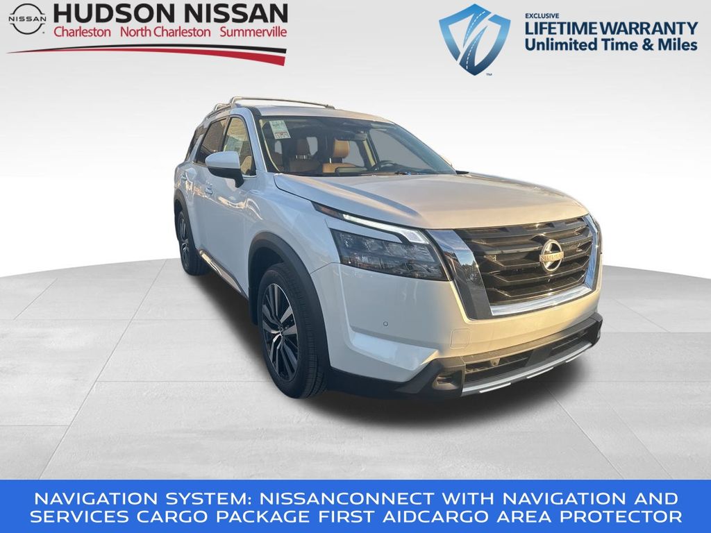 2025 Everest White Pearl Tricoat Nissan Pathfinder Platinum SUV
