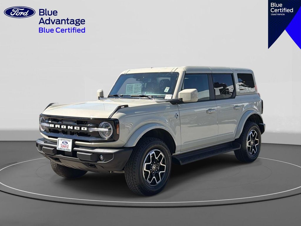 Desert Sand 2025 Ford Bronco Outer Banks 4-Door 4WD SUV / Crossover Four-Wheel Drive Automatic