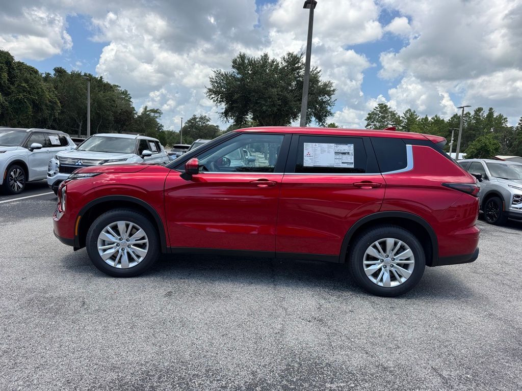 2025 Mitsubishi Outlander ES photo 2