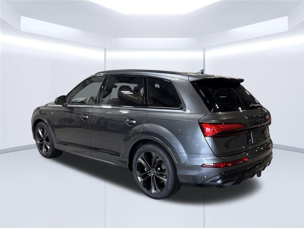 Thumbnail: 2026 Audi Q7 - 3