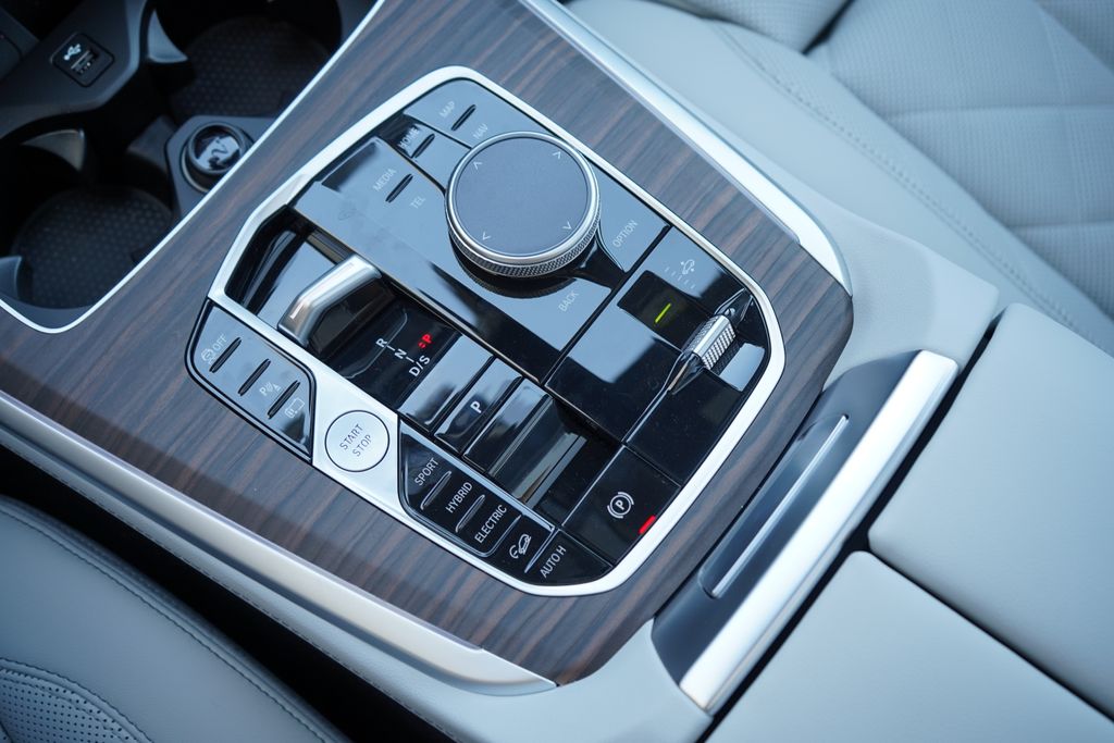 Thumbnail: 2026 BMW X5 - 19