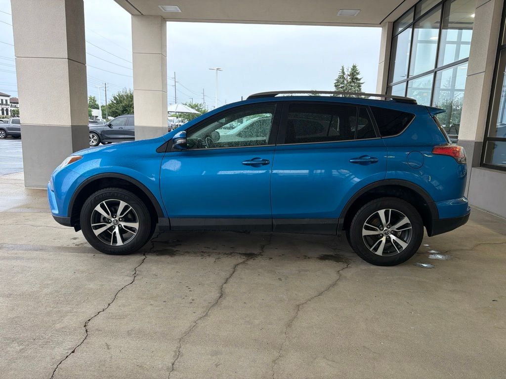 Thumbnail: 2018 Toyota RAV4 - 2