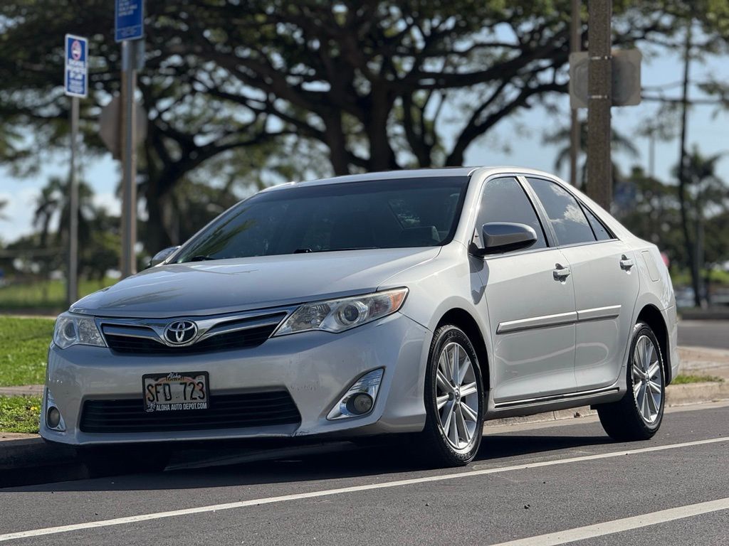 2014 Toyota Camry SE V6 photo