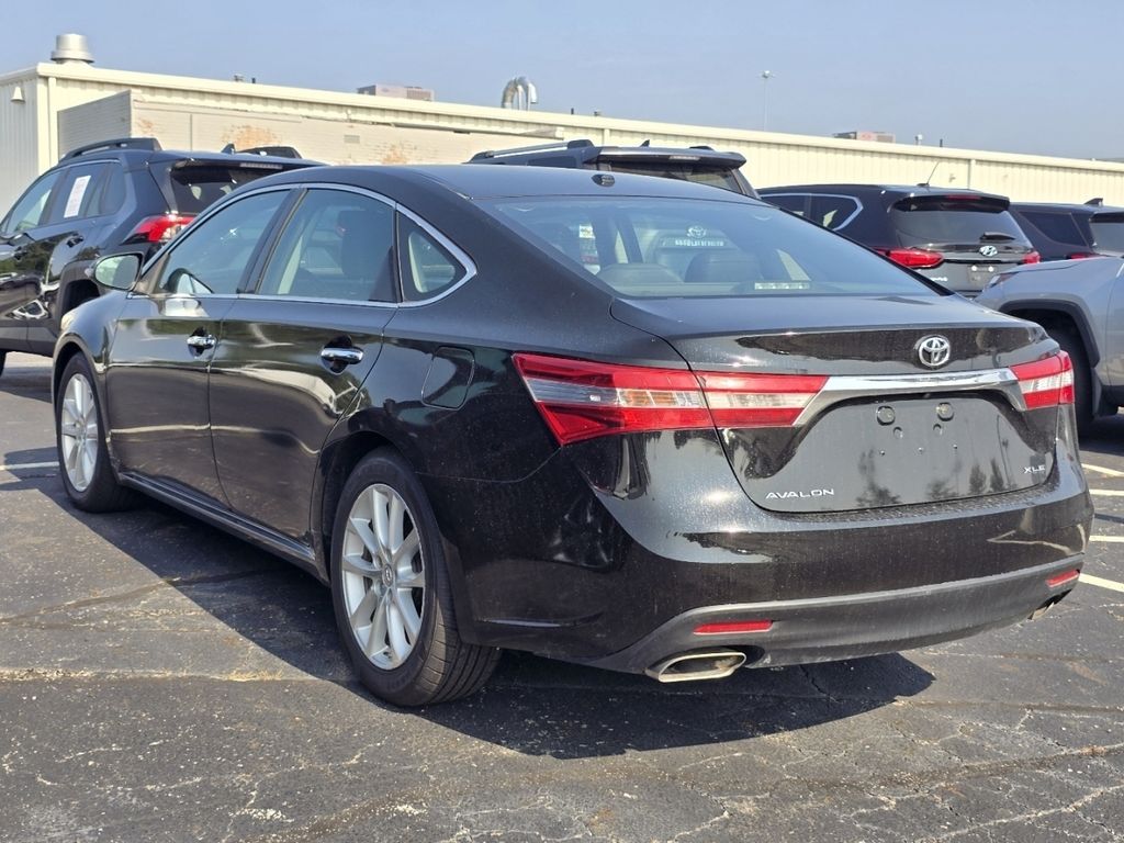Used 2013 Black Toyota XLE Touring image 5