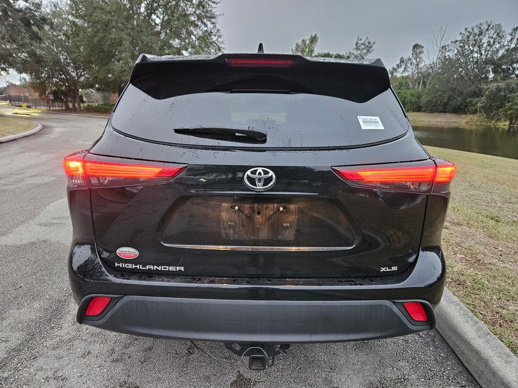 2021 Toyota Highlander XLE 4