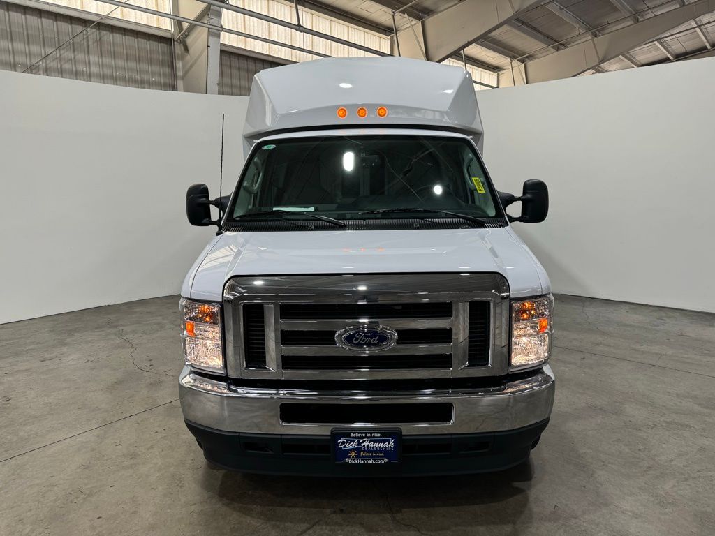2025 Ford E-350 photo 2
