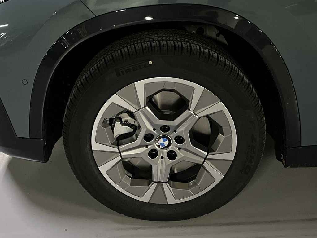 Thumbnail: 2026 BMW X1 - 10