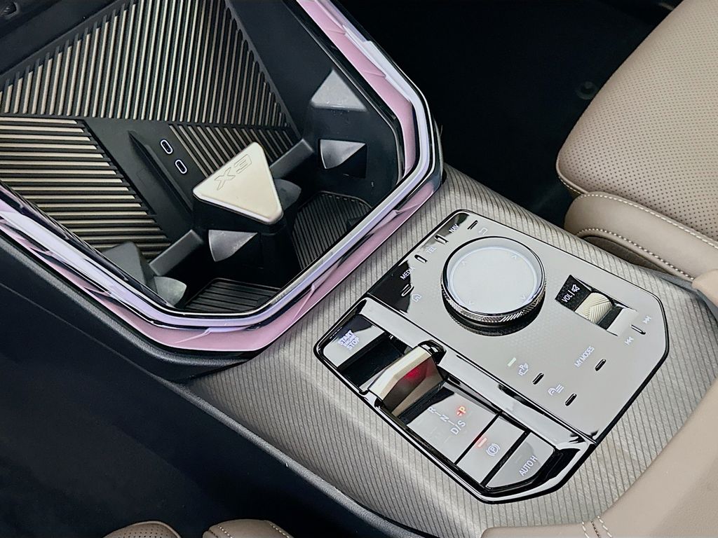 Thumbnail: 2025 BMW X3 - 16