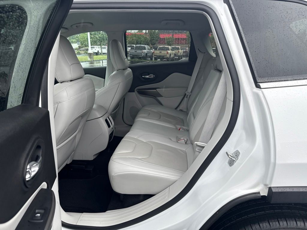 Used 2019 Jeep Cherokee SUV