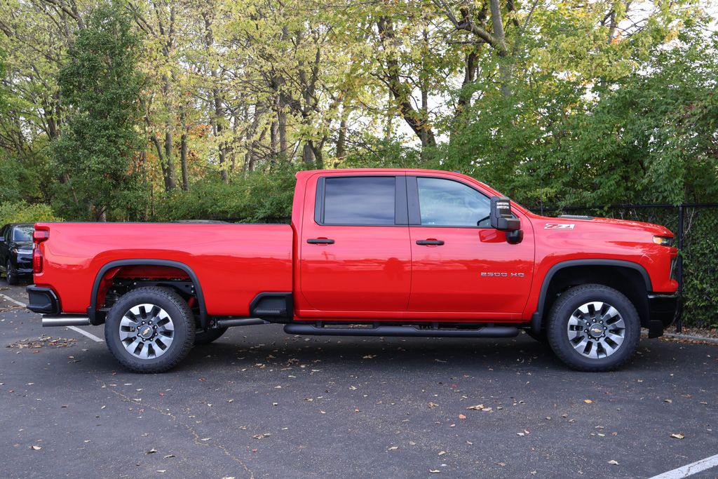 2025 Chevrolet Silverado 2500 Custom 9