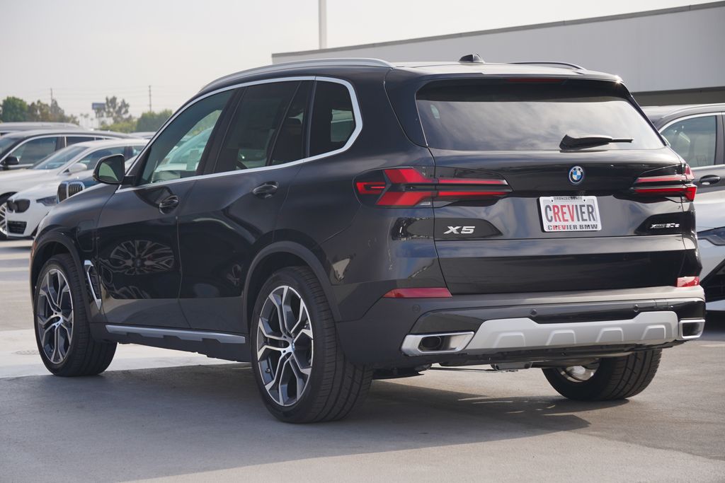 2025 BMW X5 xDrive50e 8