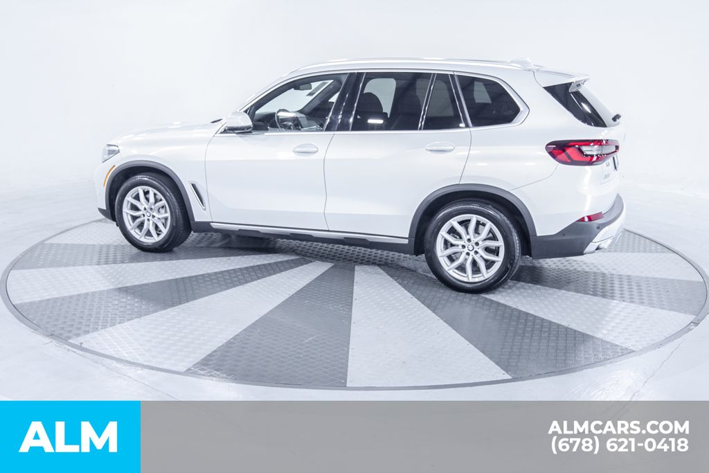 Used 2023 White BMW xDrive40i image 6