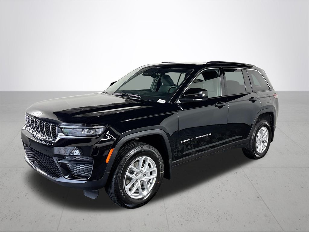 2025 Jeep Grand Cherokee Laredo X photo 2