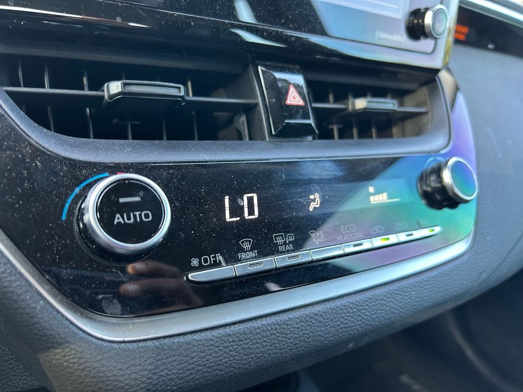 2021 Toyota Corolla LE 19