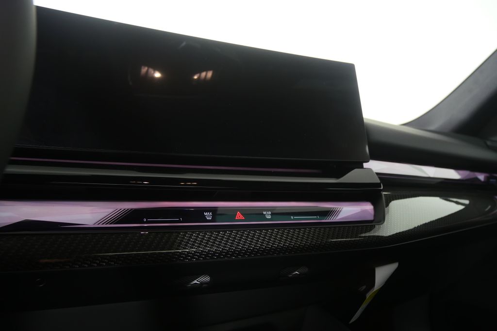 Thumbnail: 2027 BMW i5 - 19