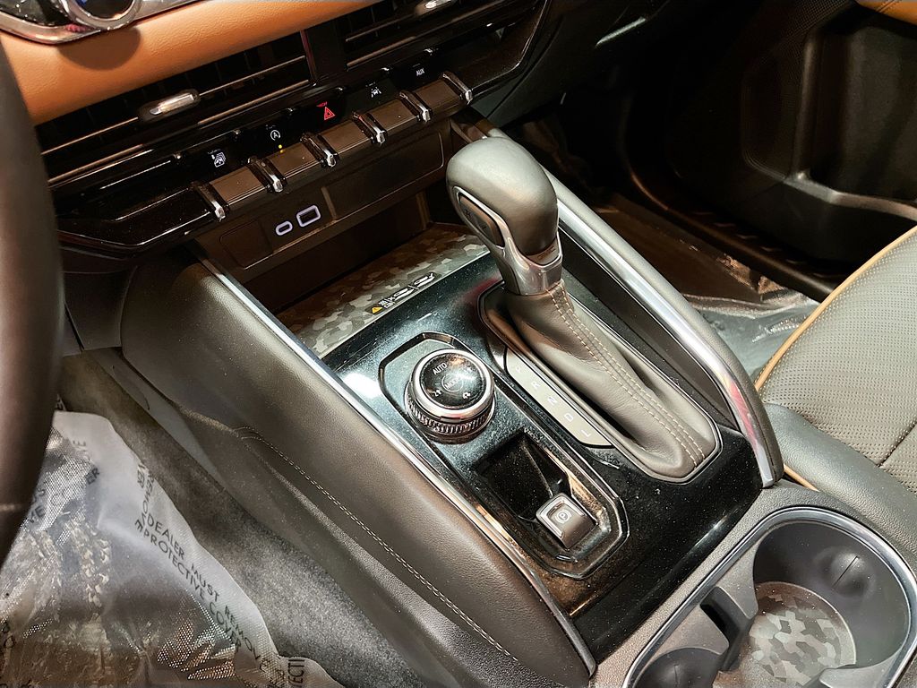 Used 2023 Deep Bronze Metallic GMC AT4 image 17