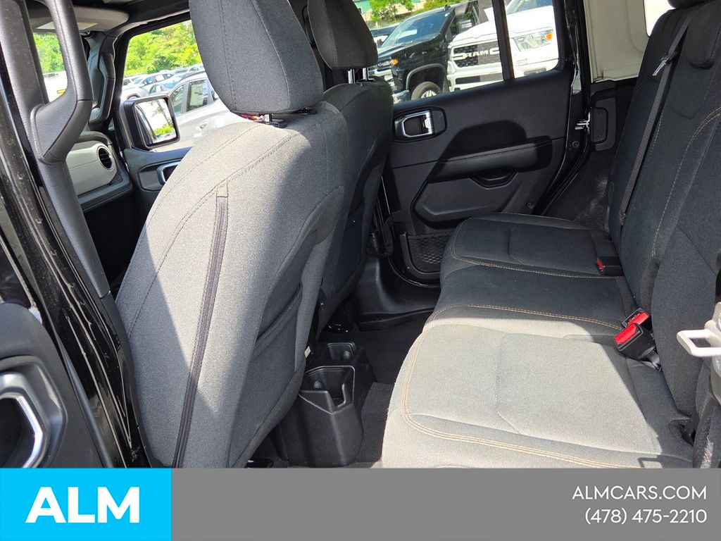 Used 2025 Black Jeep Sahara image 9