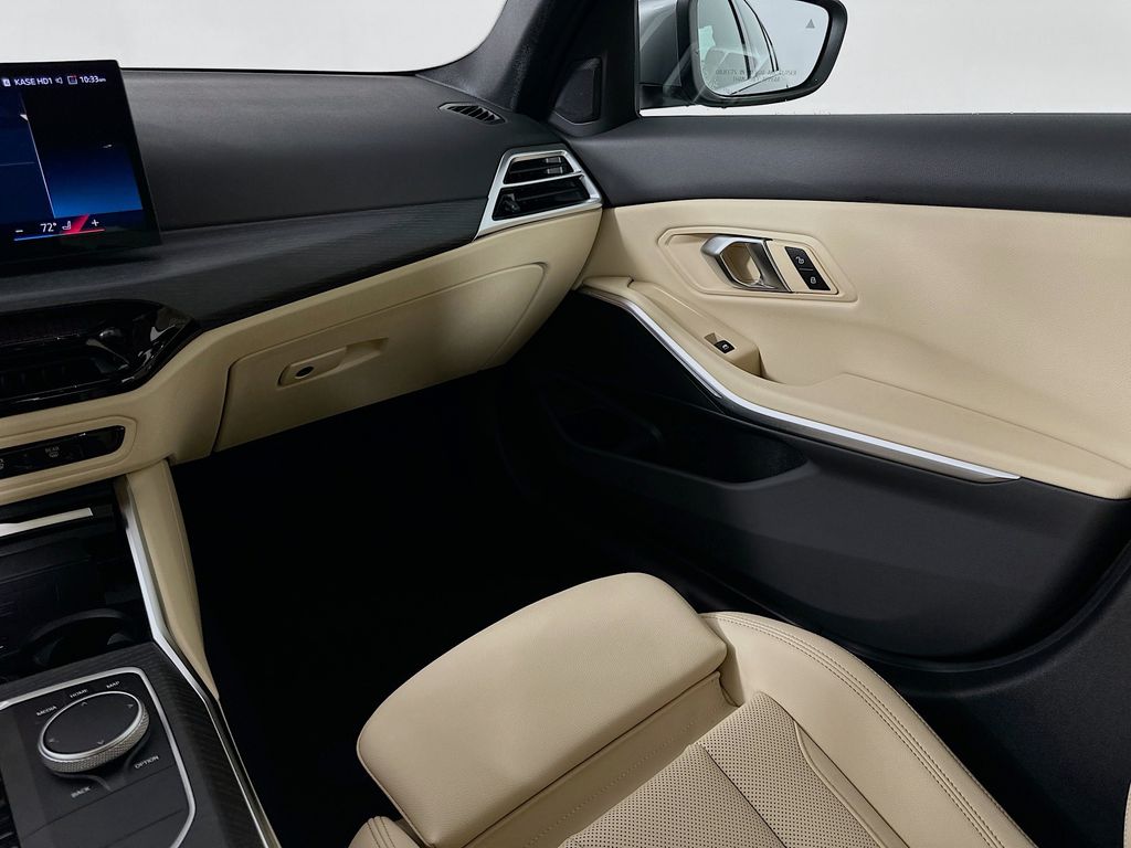 Thumbnail: 2025 BMW 3 Series - 24