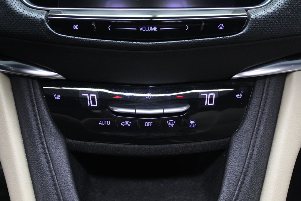 Thumbnail: 2017 Cadillac XT5 - 14