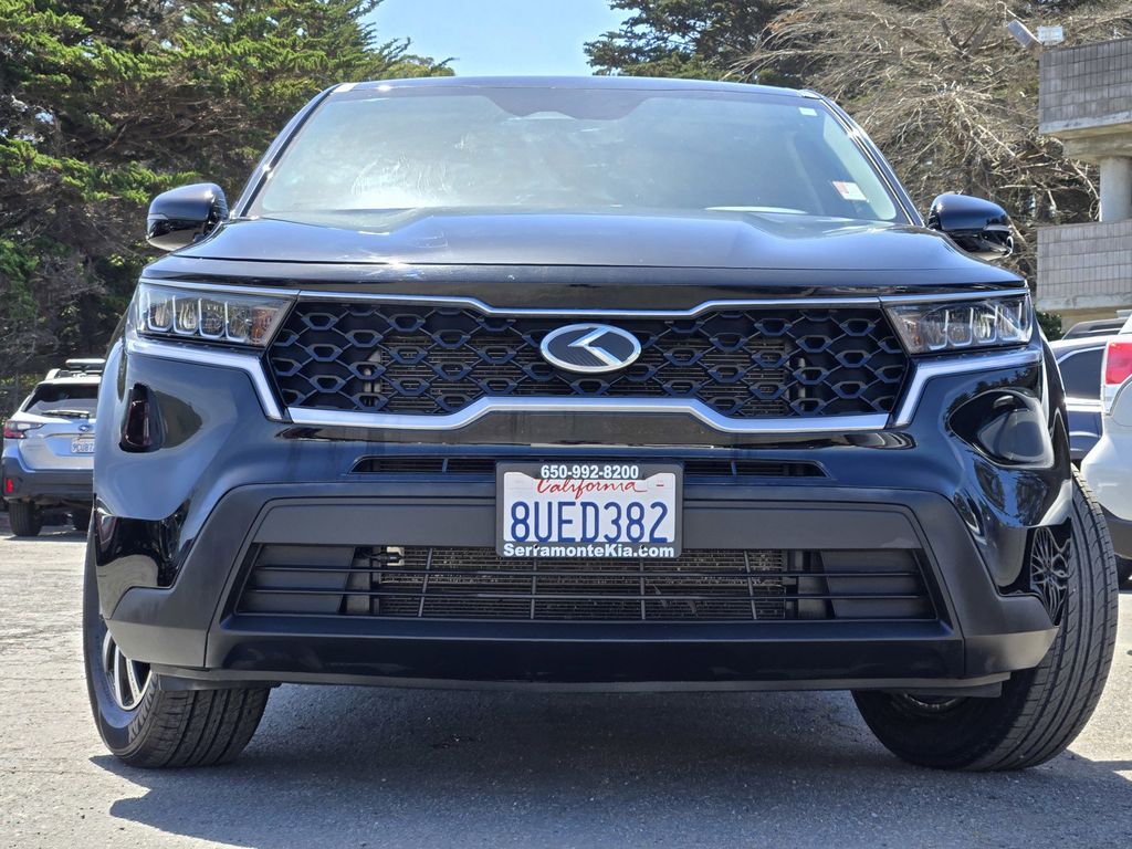 View vehicle photo 2